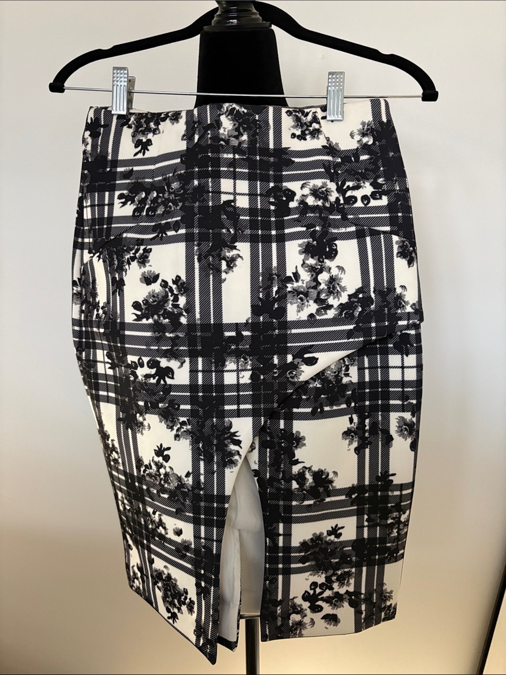 Finders Keepers Black & White Floral Plaid Pencil Skirt Small